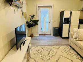 Newly renovated home in Nantucket (sleep 3) - Image 2