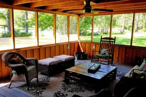 COZY WATERFRONT COTTAGE WITH BEAUTIFUL VIEWS-PET-FRIENDLY - Image 4