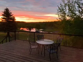 Charming creekside cottage on two acres w/hot tub! - Image 5