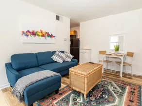 Eclectic Upgraded Apartment - Image 3