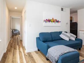 Eclectic Upgraded Apartment - Image 5