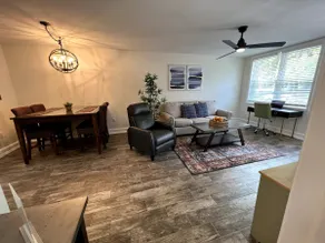 Pet Friendly Southside Space - Duplex - Image 4
