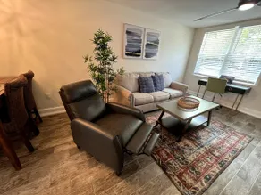 Pet Friendly Southside Space - Duplex - Image 3