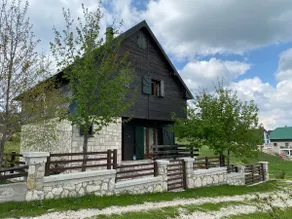 Wolf Chalet - Image 4