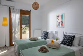 Diamanti Residence Beachfront Red suite-Ligaria - Image 4