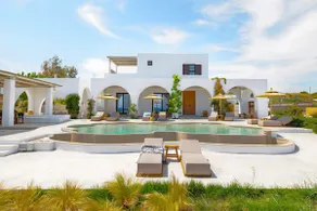 Beachfront Villa Crystalia - Image 2