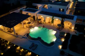 Beachfront Villa Crystalia - Image 3