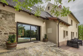 Luxury renovated barns with private wellness - Image 2