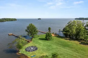 The Pointe at Goat Island W/Pool, boat ramp & Pier - Image 2