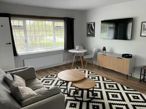 June Cottage Guest House - Image 2