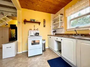 Beautiful oceanside cabin - Image 2