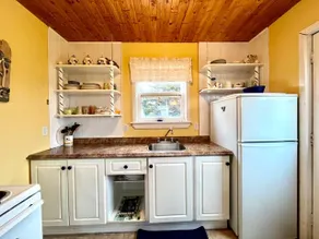 Beautiful oceanside cabin - Image 4