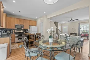 Peaceful, townhome in Hope Valley Farms - Image 2