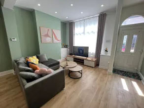 * Whole Stylish Cosy Warm House * Free Parking * - Image 5