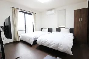 13 ppl can stay, available for wi-fi and parking - Image 2