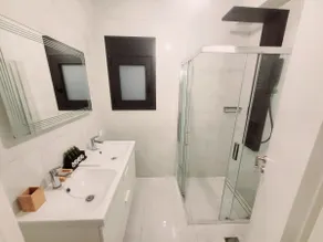 Grand Jacuzzi Suite · 180m Metro · Near Acropolis - Image 2