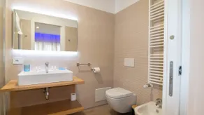 Carducci Art Guesthouse - Image 5