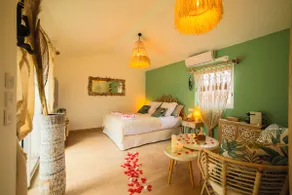 Ô Balinais Suite with Hot Tub and Private Heated Pool - Image 3