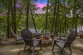 Private Lakefront Mayo Hideaway: Sleeps 12 Guests - Image 2