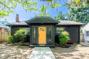 Back to Black | Modern Stylish Alberta Arts Home - Image 2