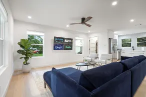 Stylish Chic home with fully fenced backyard! - Image 2