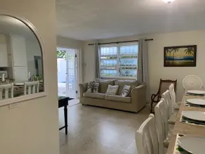 Breezy Apartment Surfers Point Beach Private Pool - Image 3