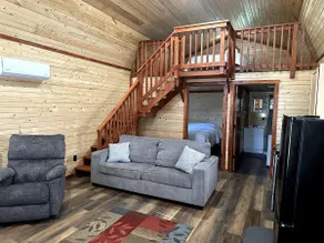 (Tan)Cabin, 1 bedroom, 2 lofts, 2 queen, sofa bed - Image 4