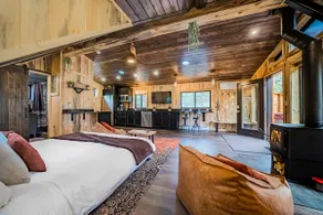 Hot tub, Woodstove, Views, BBQ, K Bed, EV charger - Image 4