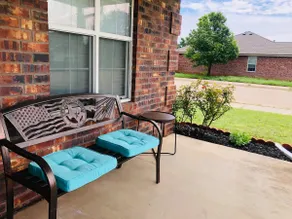 Great location! King bed! Cozy, quiet, homey! - Image 2