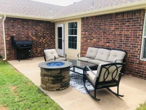 Great location! King bed! Cozy, quiet, homey! - Image 4