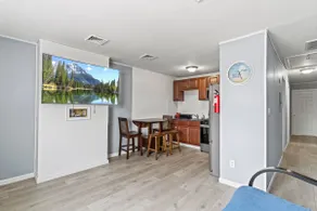 2 Bdr Apt with Deck| 3 min walk from ocean - Unit3 - Image 3