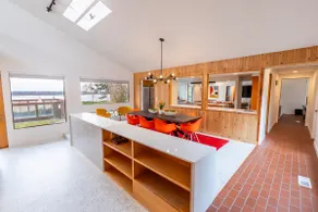 Stunning Mid-Century Inspired Lake House, Private Pool, Jet-ski & Boat Dock! - Image 4