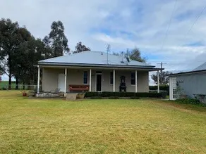 Authentic Farm Cottage - Image 3