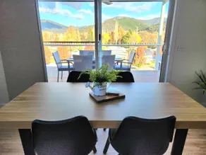 Location with Amazing Views - Image 5