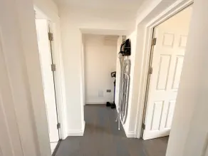 Entire Redhill Apartment hosted by Nduka - Image 3