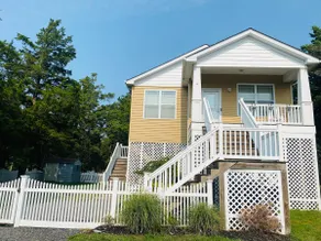 “Surf Shack” within walking distance to beach! - Image 4
