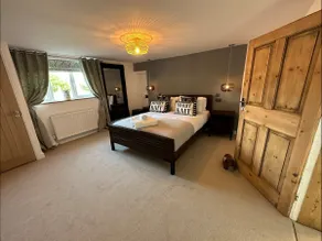 Duplex 3 bedroom apartment & bar experience - Image 3