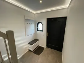 Modern townhouse with garden - Image 3