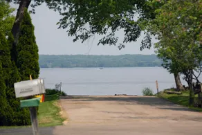 Spacious home: Lake Winnebago, fishing, kayaking - Image 2