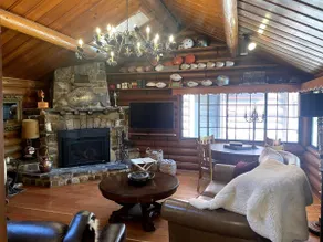 The Cabin at Hayden Lake - Image 5