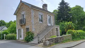 House in the heart of a small village - Image 2