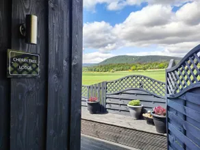 Cherry Tree Lodge - Image 2