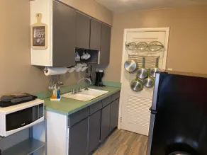Cozy Urban Garden Apt - Extended Stay Discounts - Image 5