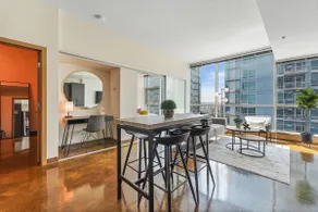 Skyline Retreat | Stunning VIEWS | Free Parking - Image 3