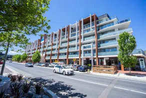 Lux 2bed 2bath Secure parking in Dickson, Canberra - Image 3