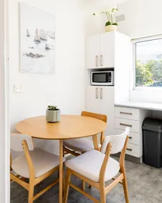 North Bondi 2BR - King & Queen - Balcony - Superhost - Image 3