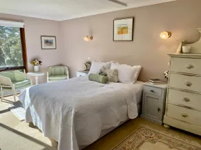 French Boutique Garden Suite @Chapmans+pets+b'fast - Image 4