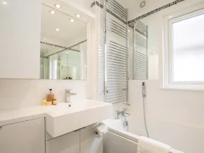 Super Chic Apartment in Beautiful Sunninghill - Pass the Keys - Image 4