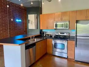 Uptown Charlotte Studio - Image 3