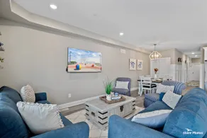 Free beach, 2 car Garage, King Bed, parking - Image 4